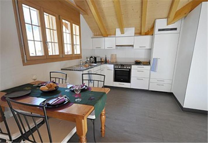 Charming Penthouse Apartment Лаутербрунен Стая снимка